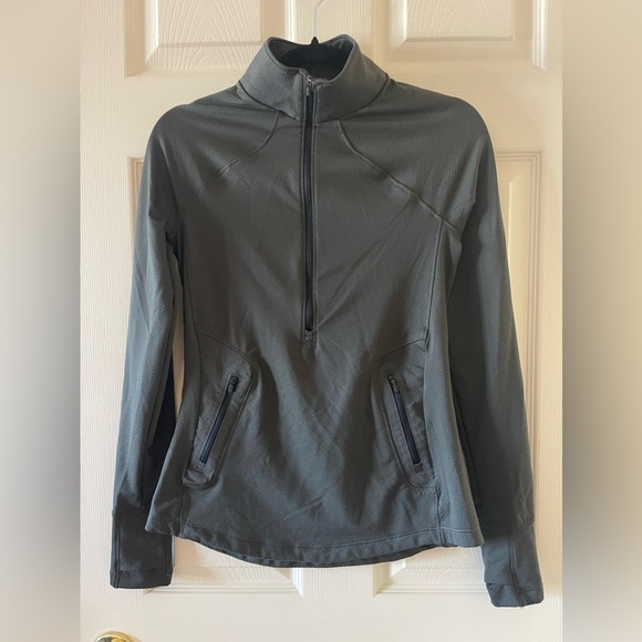 Under Armour 1/4 zip • womens small - Picture 1 of 7